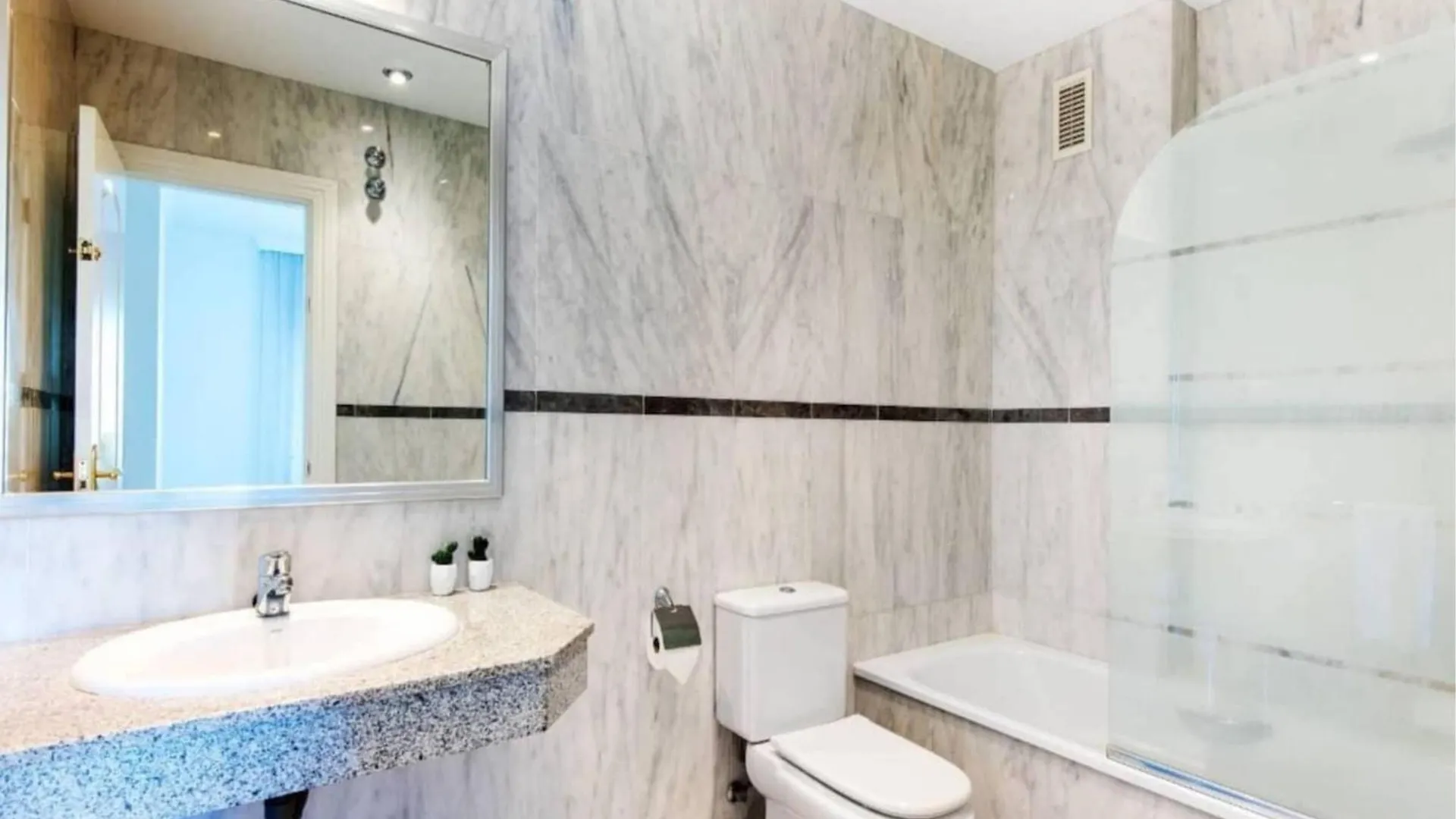 Nice Apartment With Park, Sea-Views Торремолинос 0*,